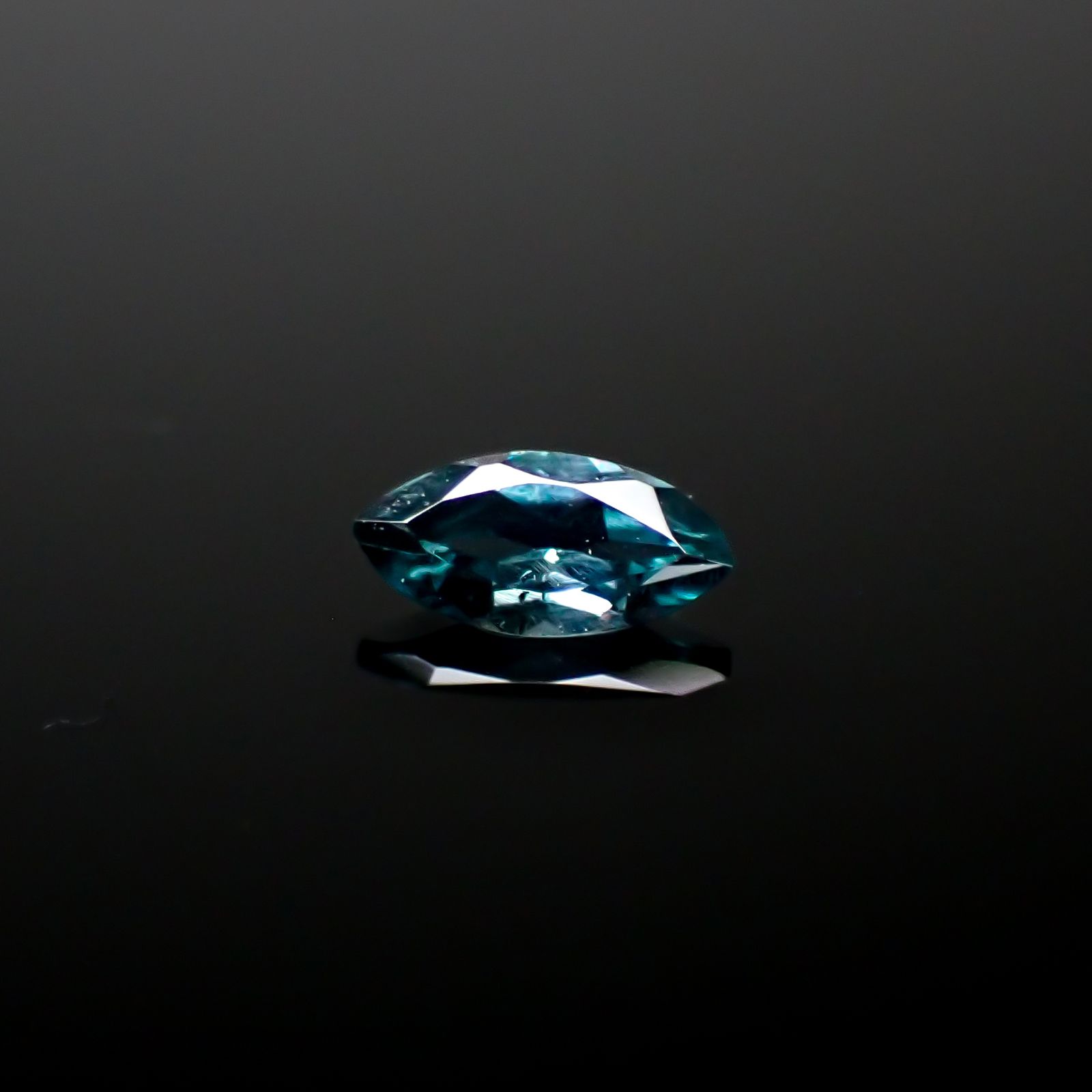 ベキリーブルーガーネット（カラーチェンジガーネット アレキタイプ