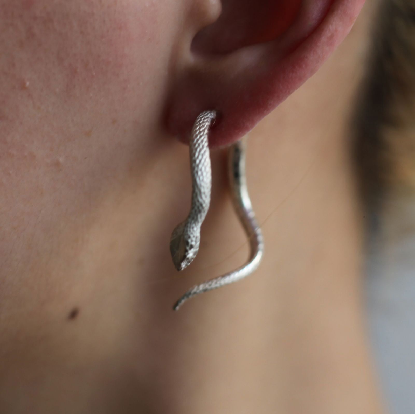 ELCAMI - 【お取り寄せ注文可能】半割れ蛇ピアス(SILVER) | ACRMTSM