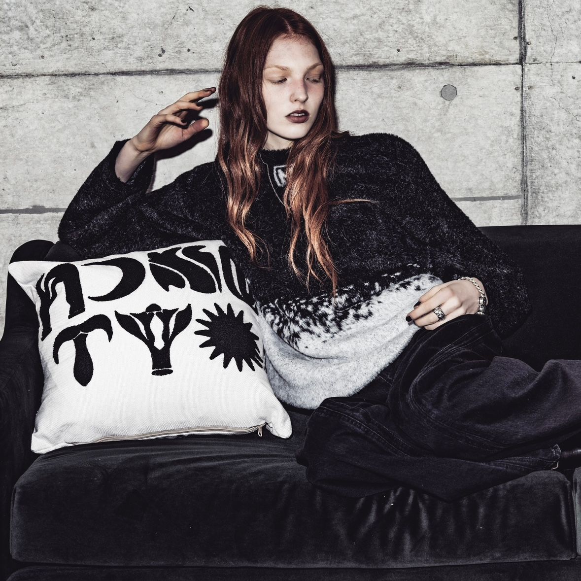 Bott ロゴ クッション 最終値下げbott ロゴ クッション LOGO CUSHION