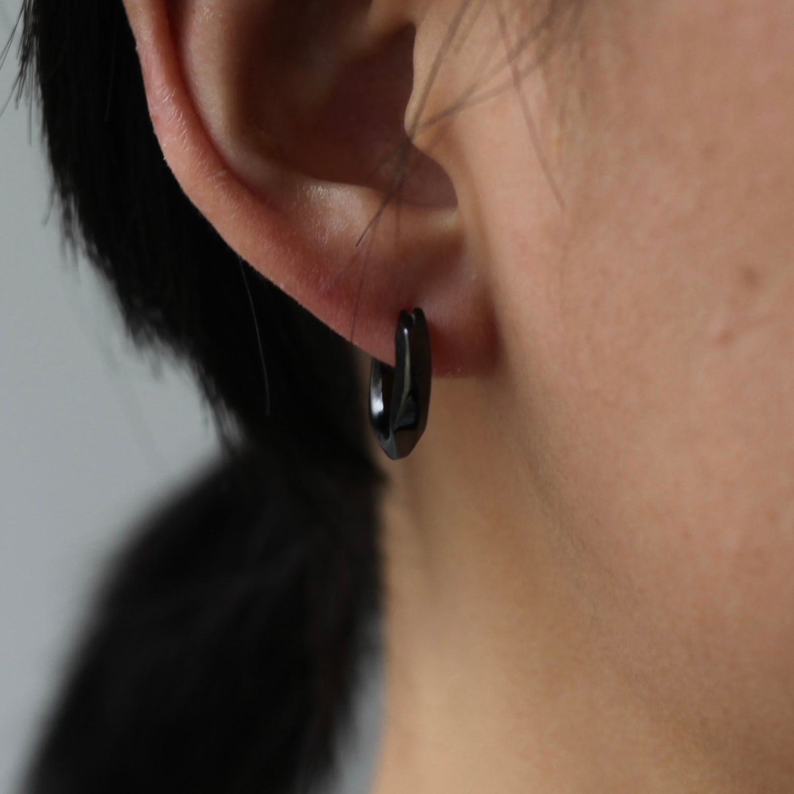 GARNI - 【残り一点】Crockery Pierce 右耳用(BLACK) | ACRMTSM ONLINE