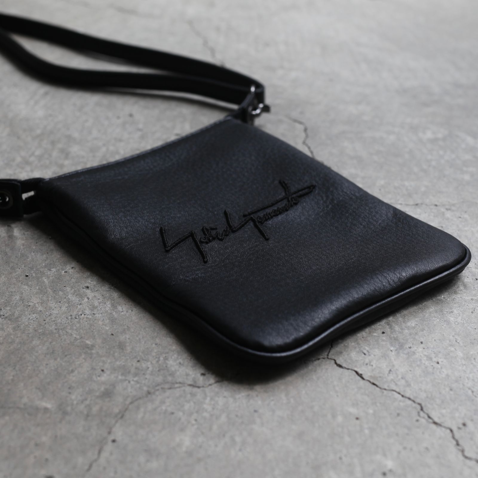 discord Yohji Yamamoto - 【再販売通知受付可能】YYサコッシュ_S