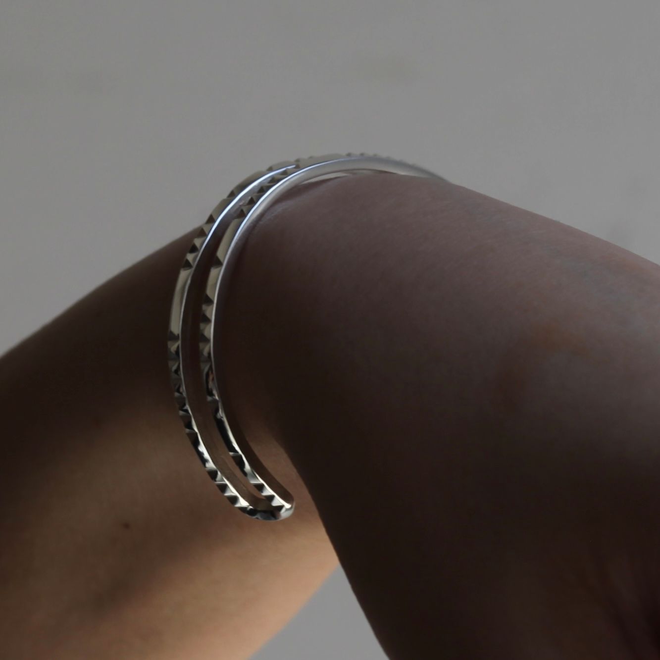 GARNI - 【残り一点】Little Studs Double Bangle | ACRMTSM ONLINE STORE
