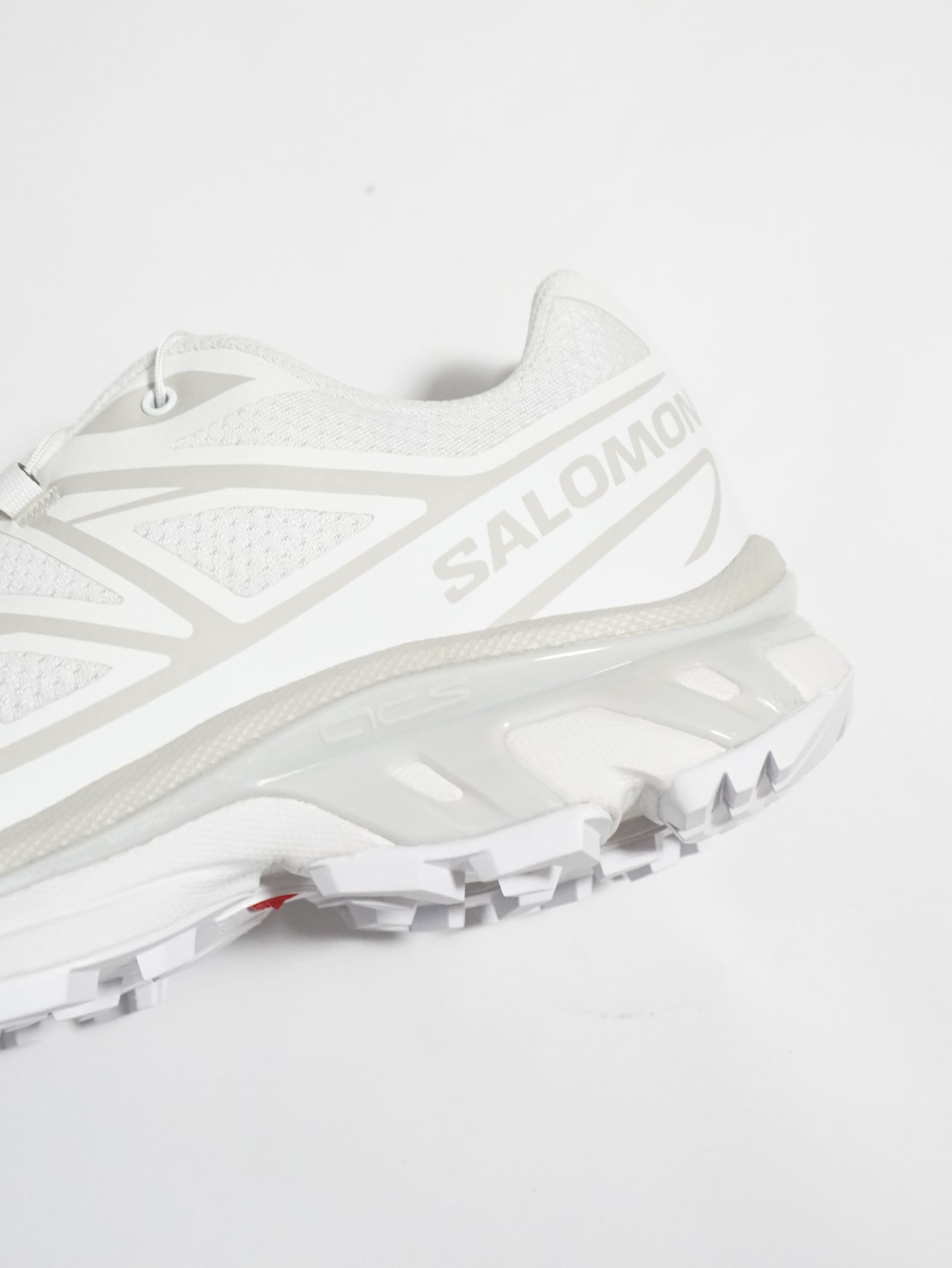 SALOMON - XT-6 - ユニセックス スポーツスタイル スニーカー - WHITE