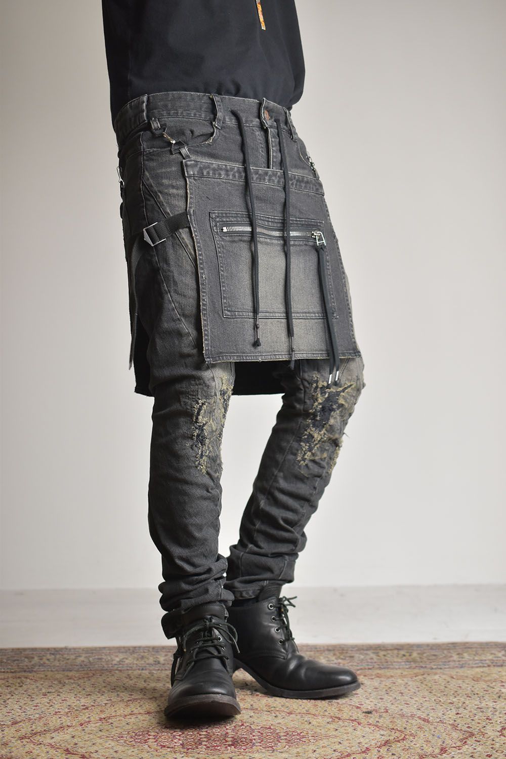 D.HYGEN - Bum Flap Damaged Denim Drop Crotch Slim Pants 
