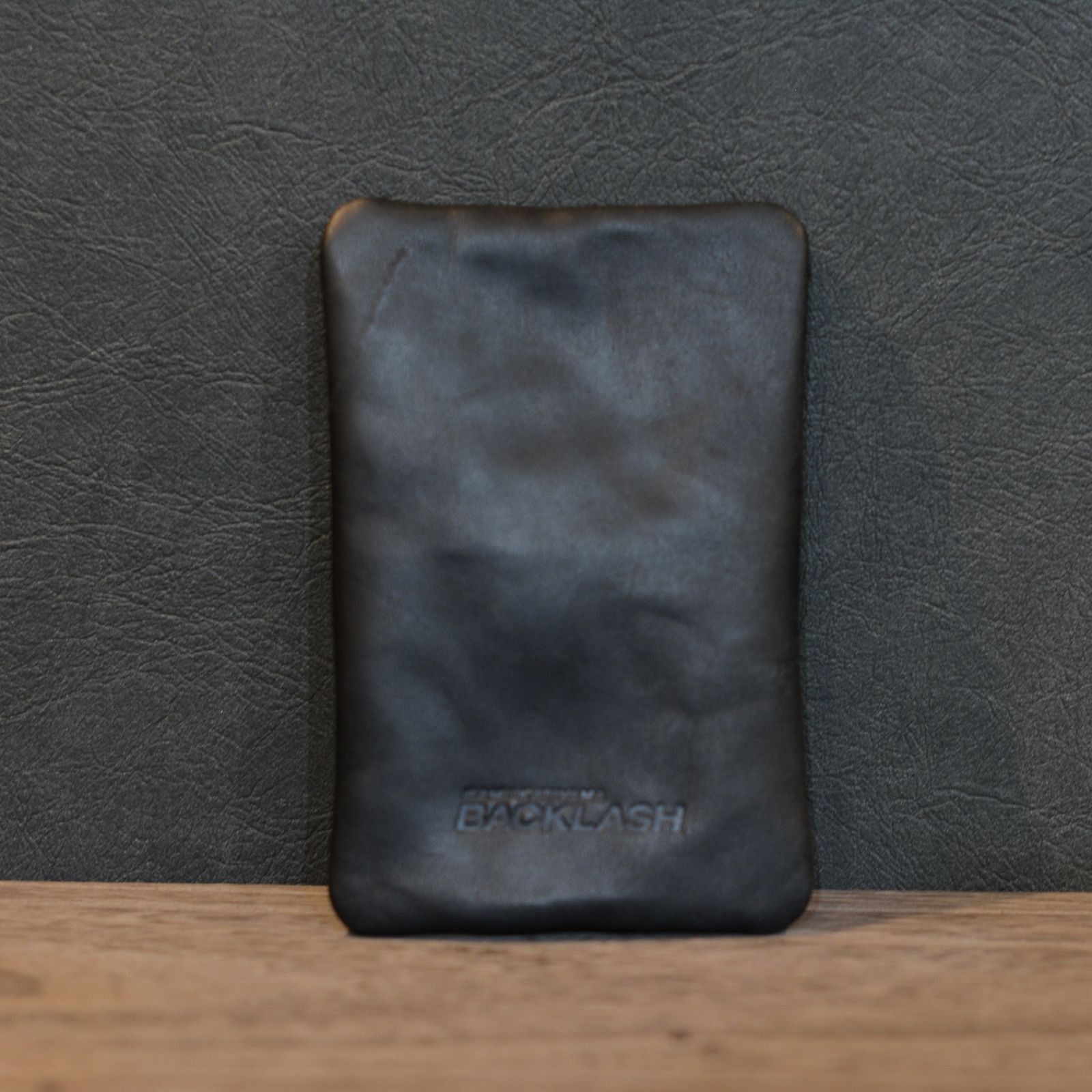 ISAMU KATAYAMA BACKLASH - GUIDIカーフ WAX仕上げ ティッシュケース