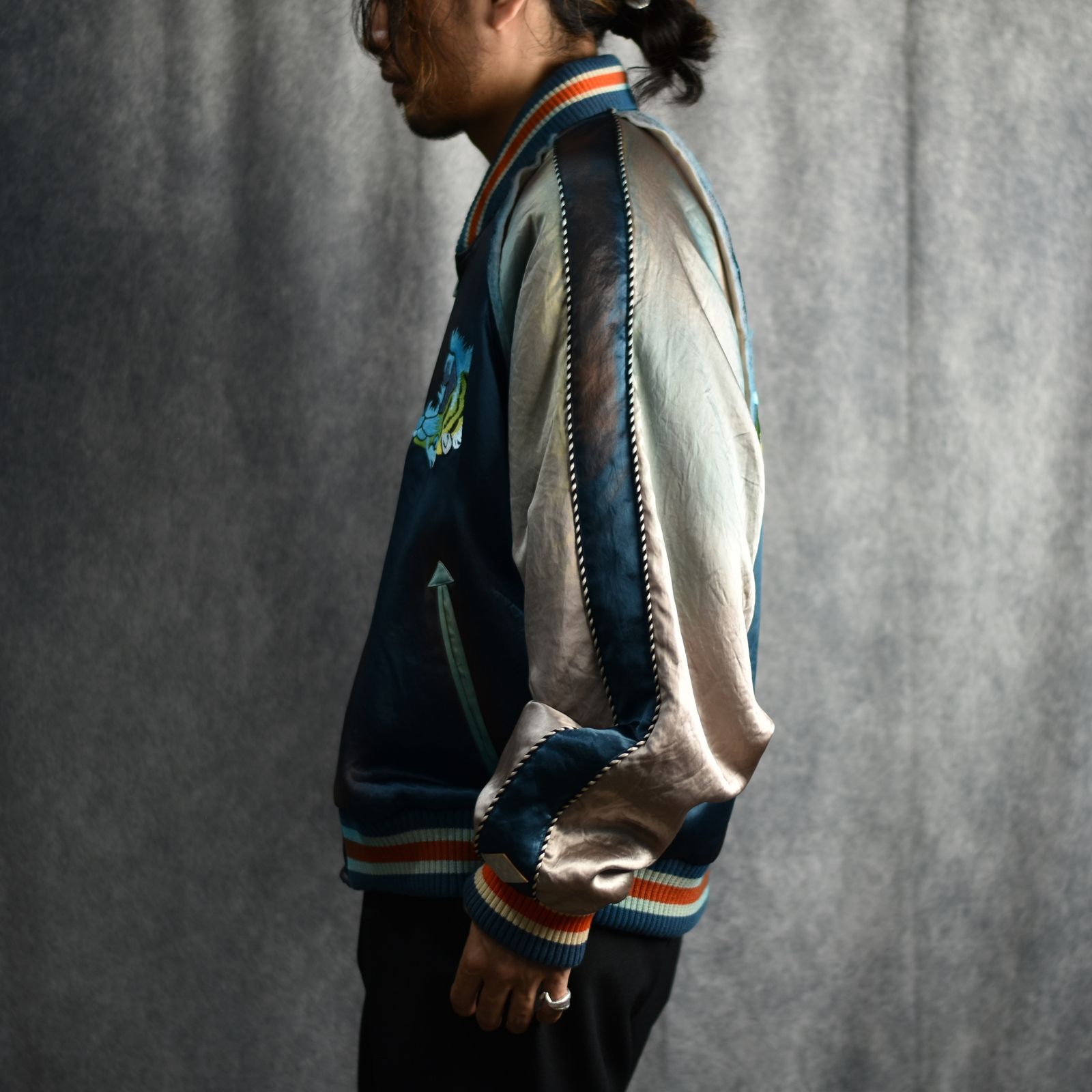 el conductorH - UPSIDEDOWN TIGER EMBROIDERED AGED SOURVENIR JKT