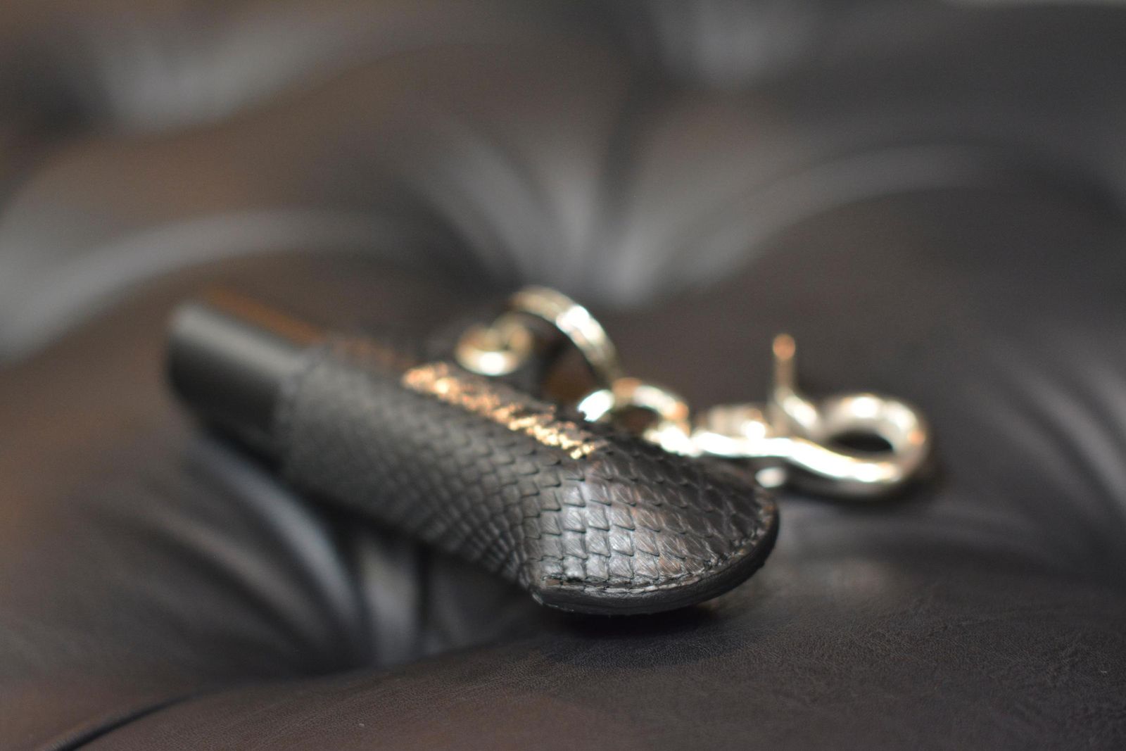 新品BACKLASH バックラッシュ イサムカタヤマ アドマイザーホルダー 黒