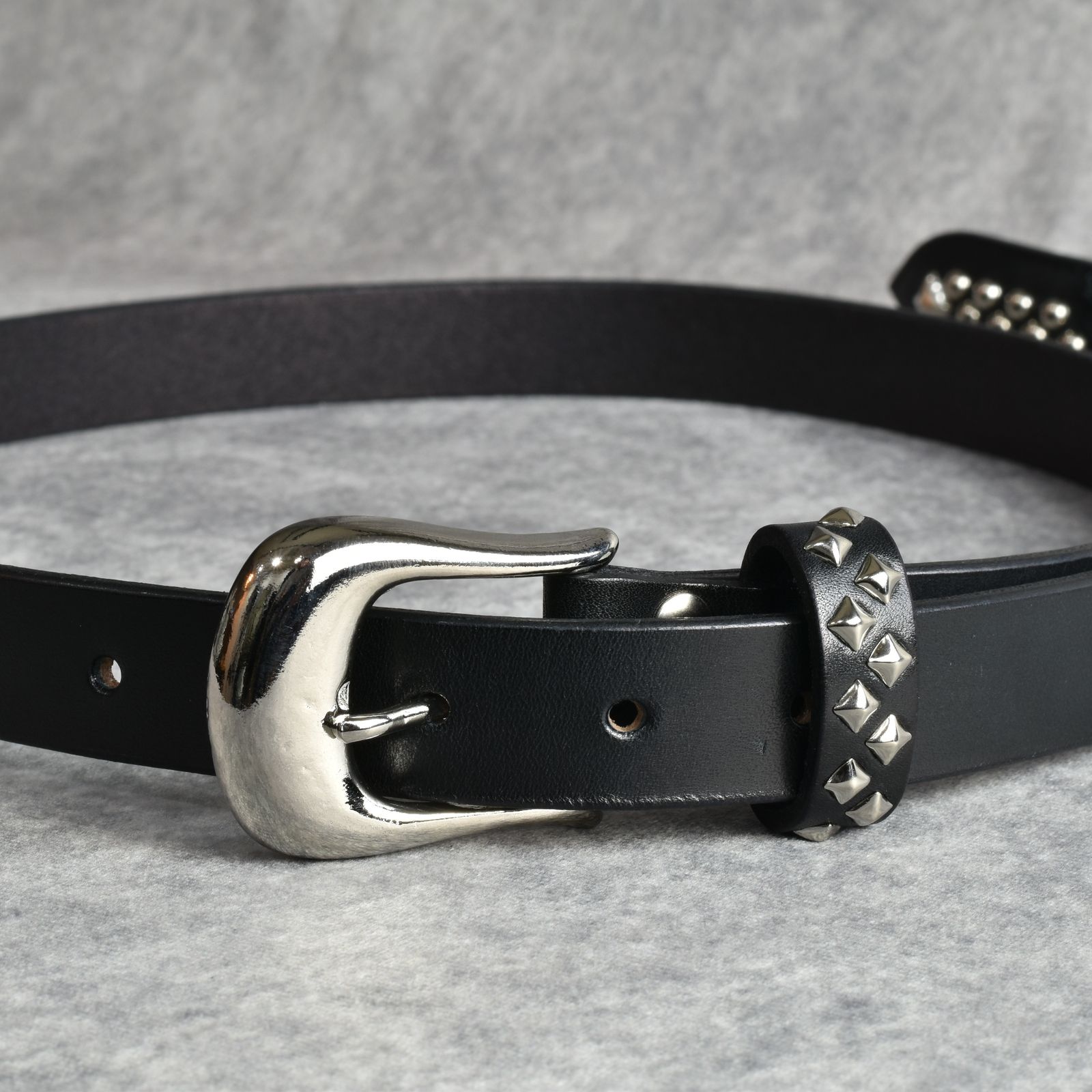 CALEE - STUDS LEATHER NARROW BELT ＜TYPE B＞ (BLACK) / スタッズ