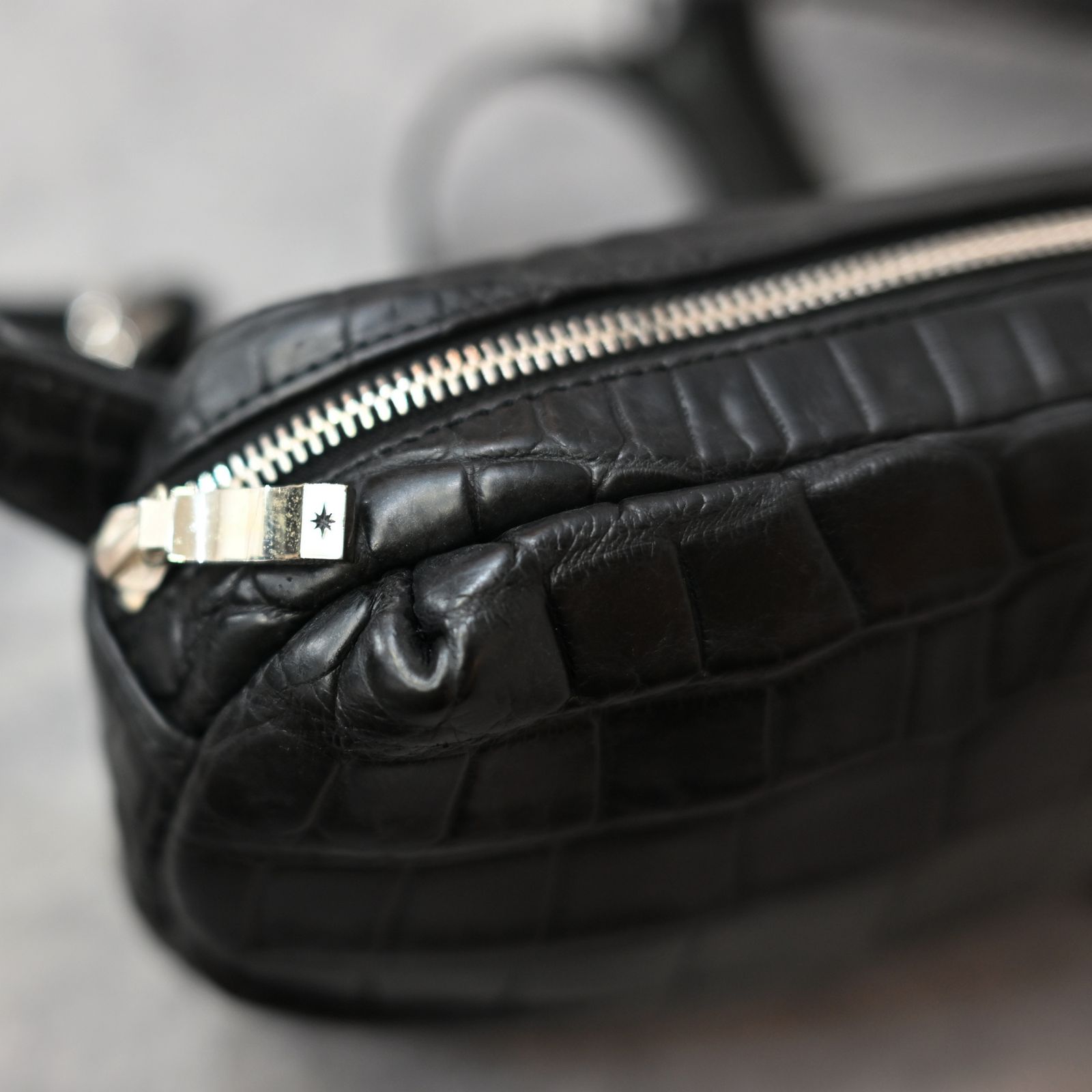 ISAMU KATAYAMA BACKLASH - The Line クロコダイル ポーチバッグ （BLK