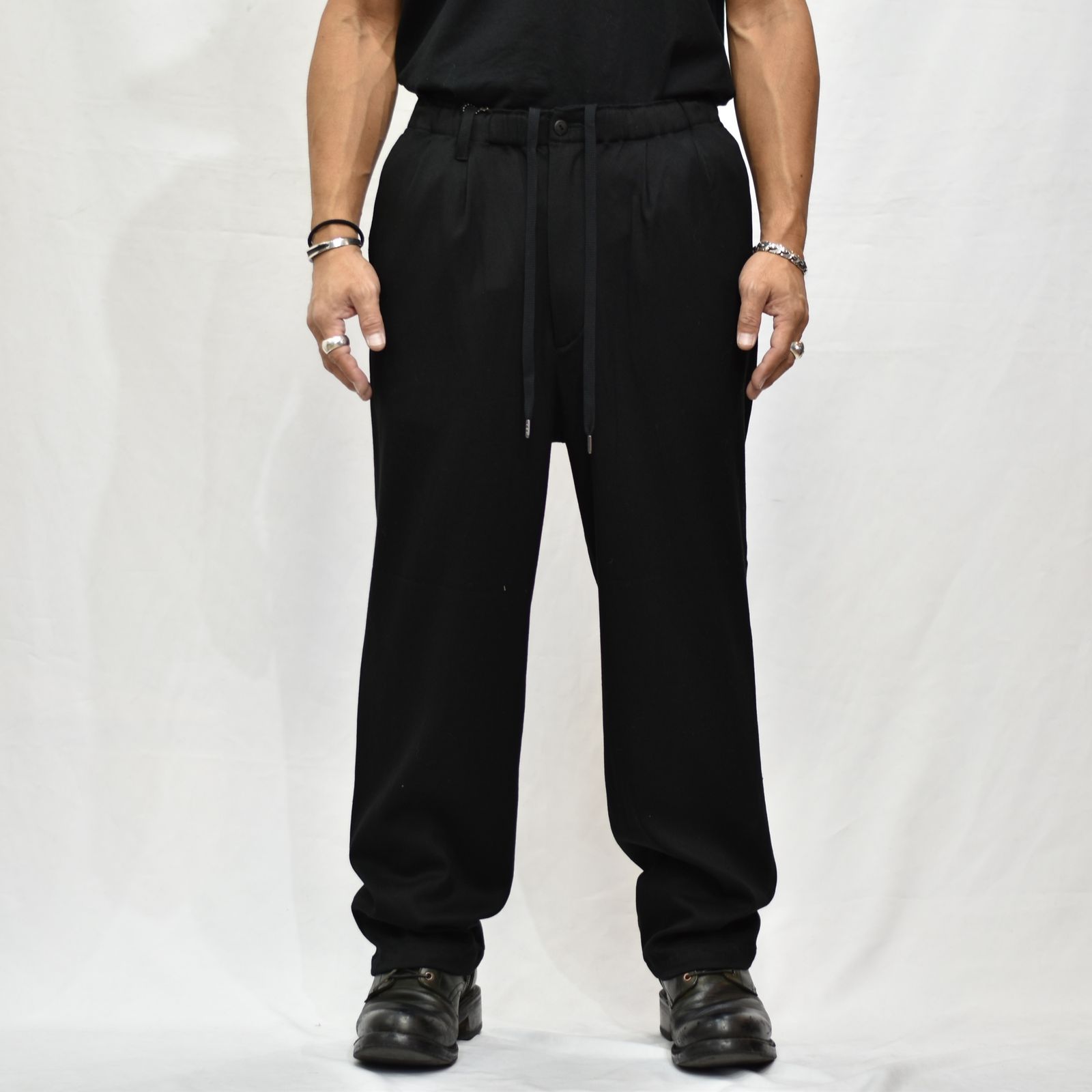 ISAMU KATAYAMA BACKLASH - レーヨンシルク ストレッチワイドパンツ