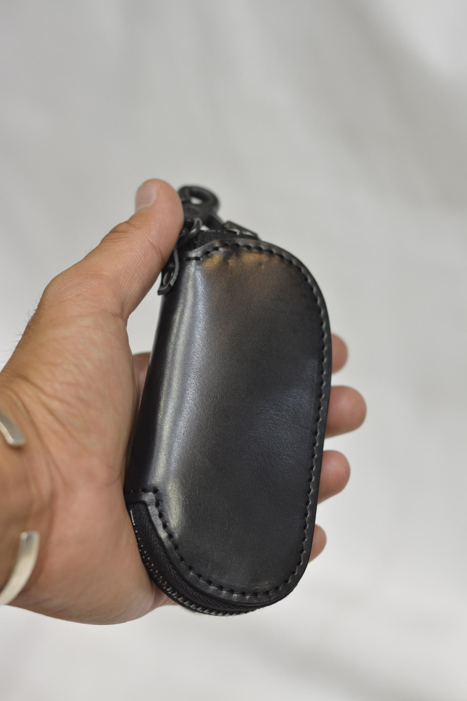 ISAMU KATAYAMA BACKLASH - ブライドルレザー キーケース | chord