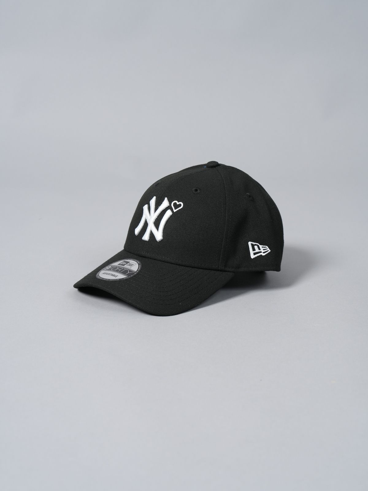 BASICKS - 【限定】9 FORTY Yankees Heart Embroidery Cap / ベス