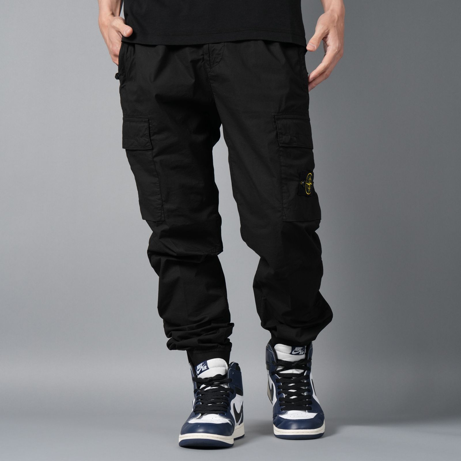 STONE ISLAND ブラック カーゴパンツ 【公式通販】