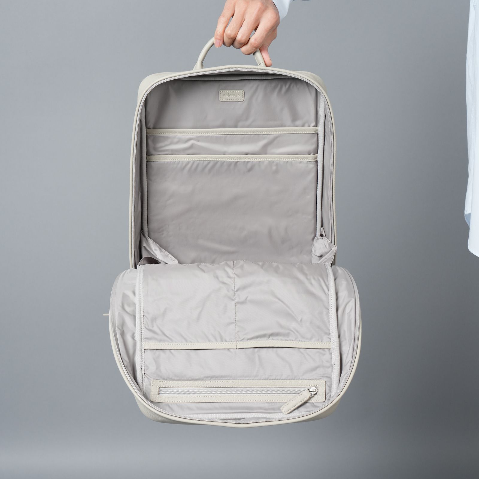 objcts.​io - ソフトバックパック スモール (ホワイトベージュ