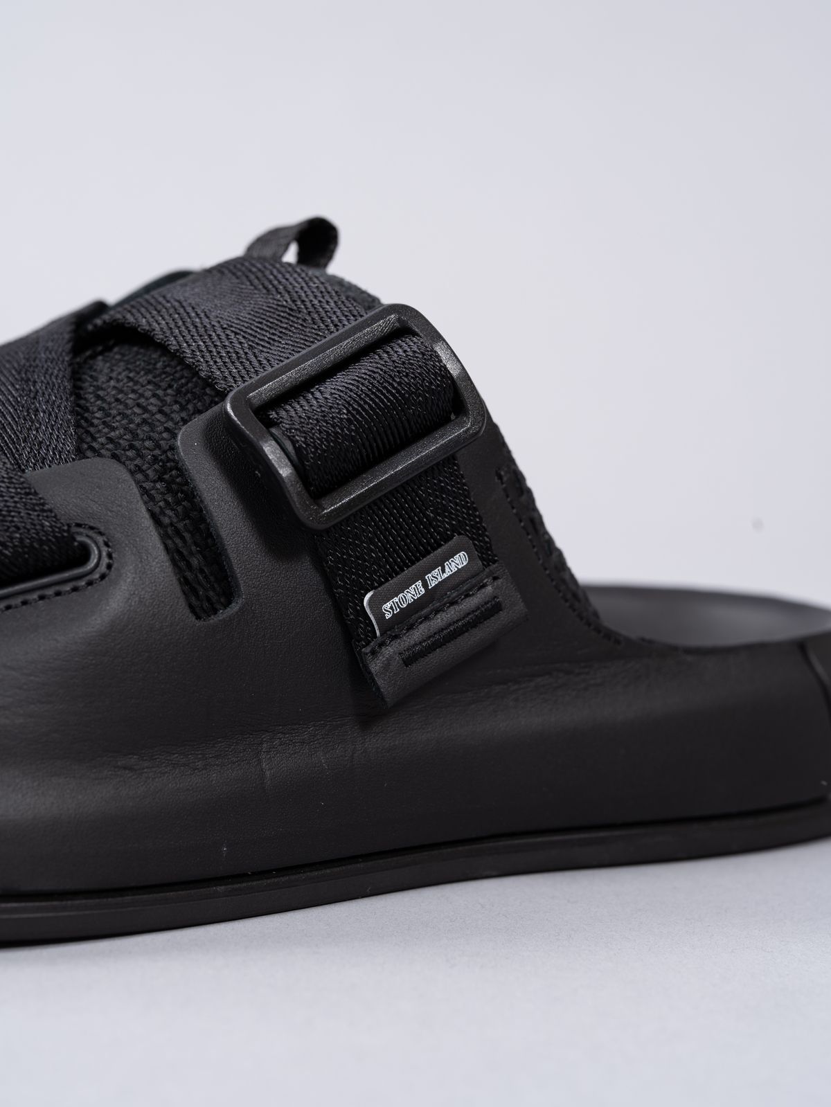 STONE ISLAND SHADOW PROJECT - 【ラスト1点】S022S SLIDE-ON