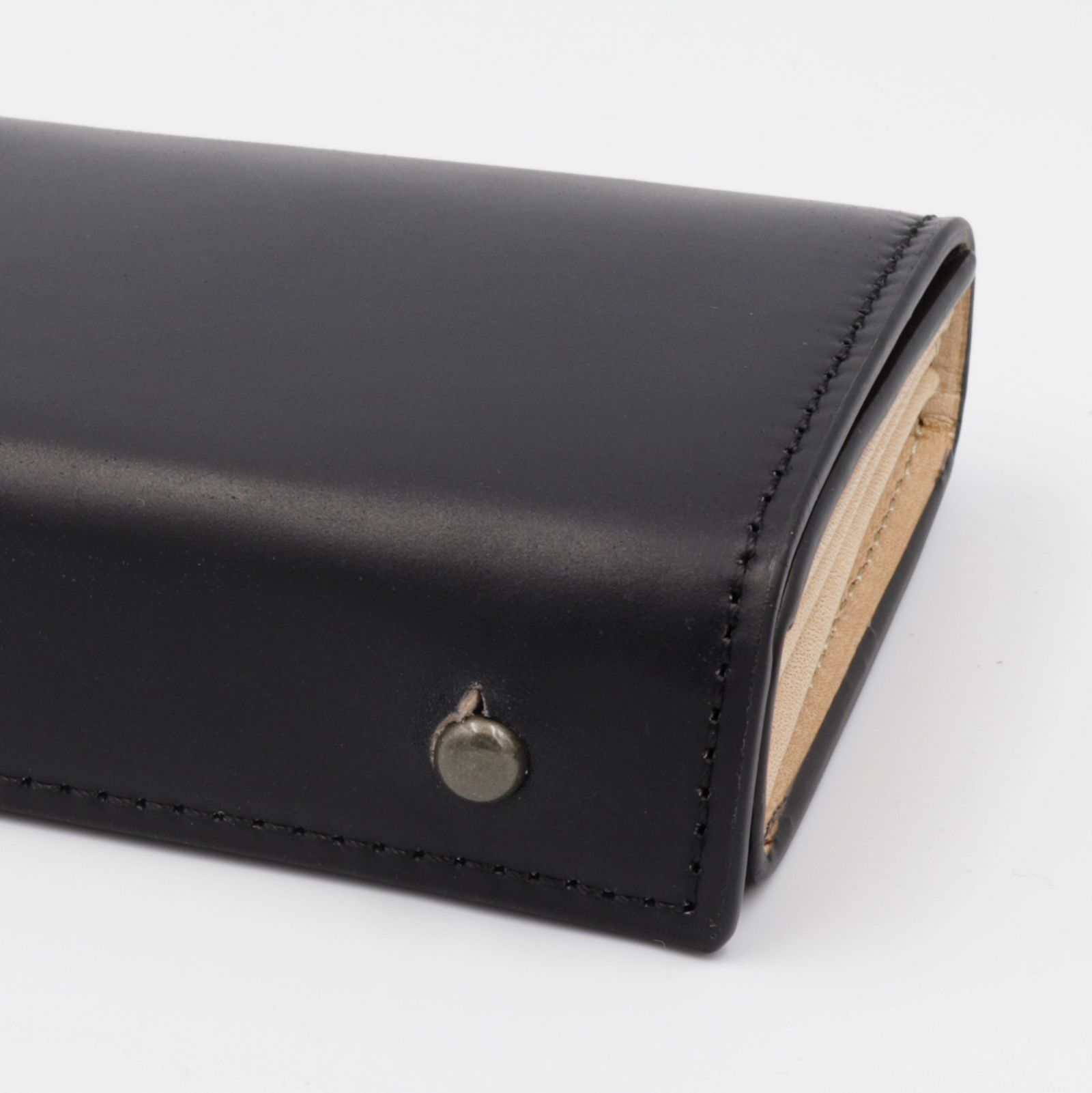 m+ - 「millefoglie II cordovan27」ミニ財布 ブラック | corne/コルネ