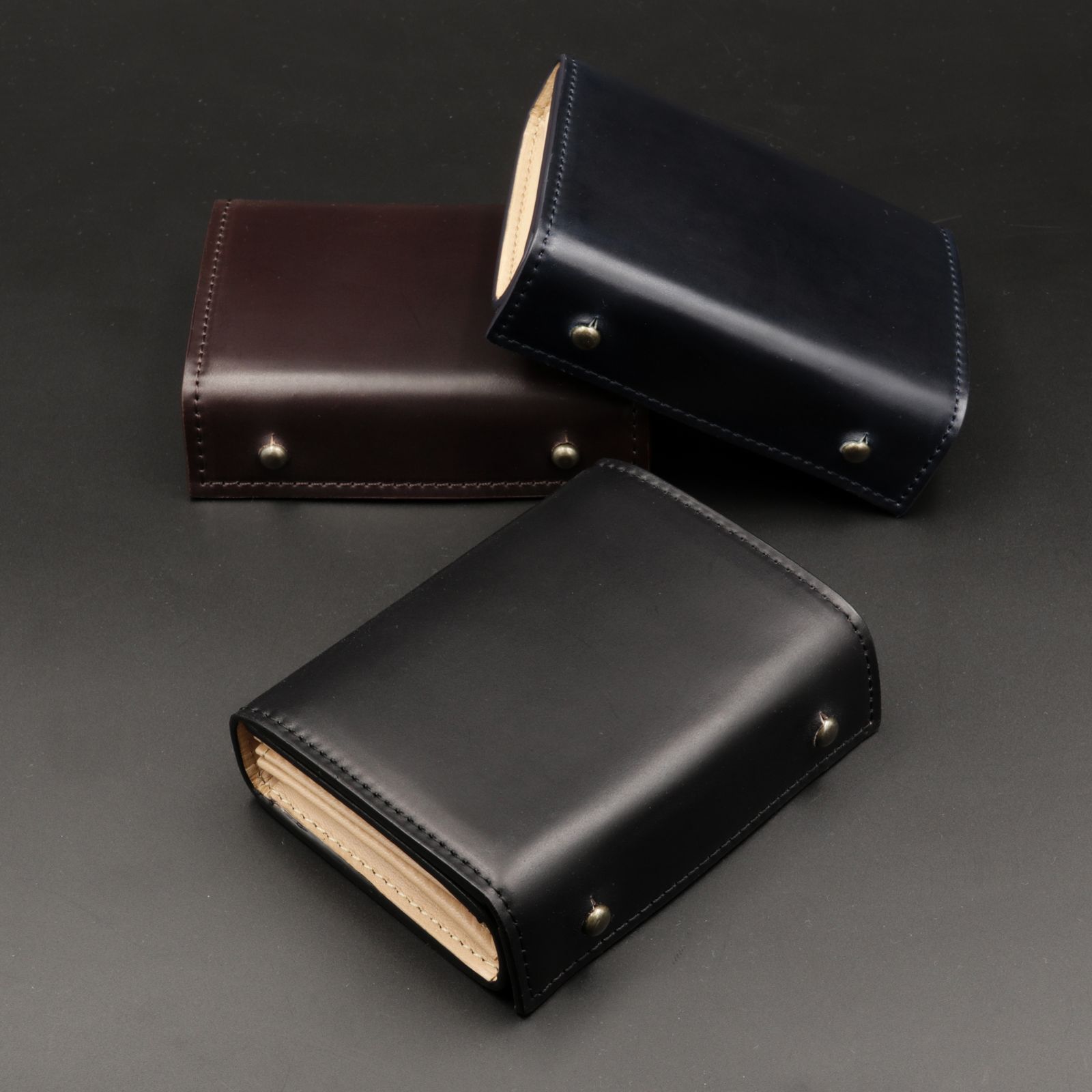 m+ - 「millefoglie II cordovan27」ミニ財布 ブラック | corne/コルネ