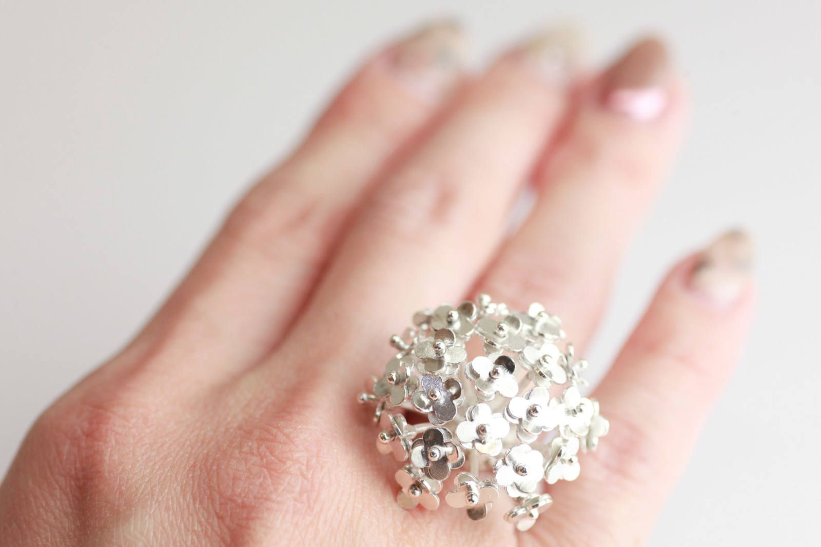 時を超え変化を楽しむ -KAORU 20周年記念 紫陽花(アジサイ)リング