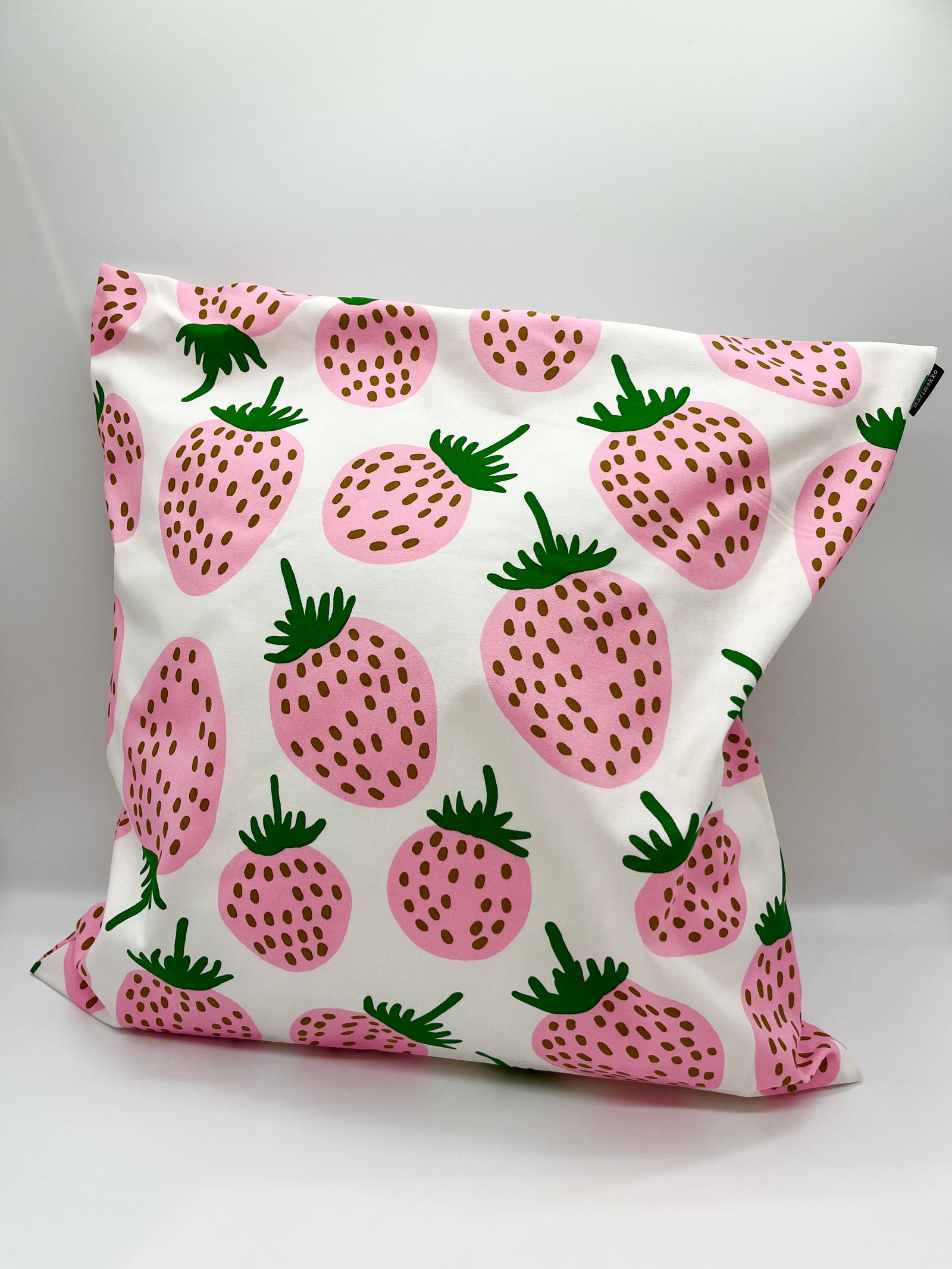 Marimekko - Mansikka マンシッカ クッションカバー 50×50 | HALLOW's