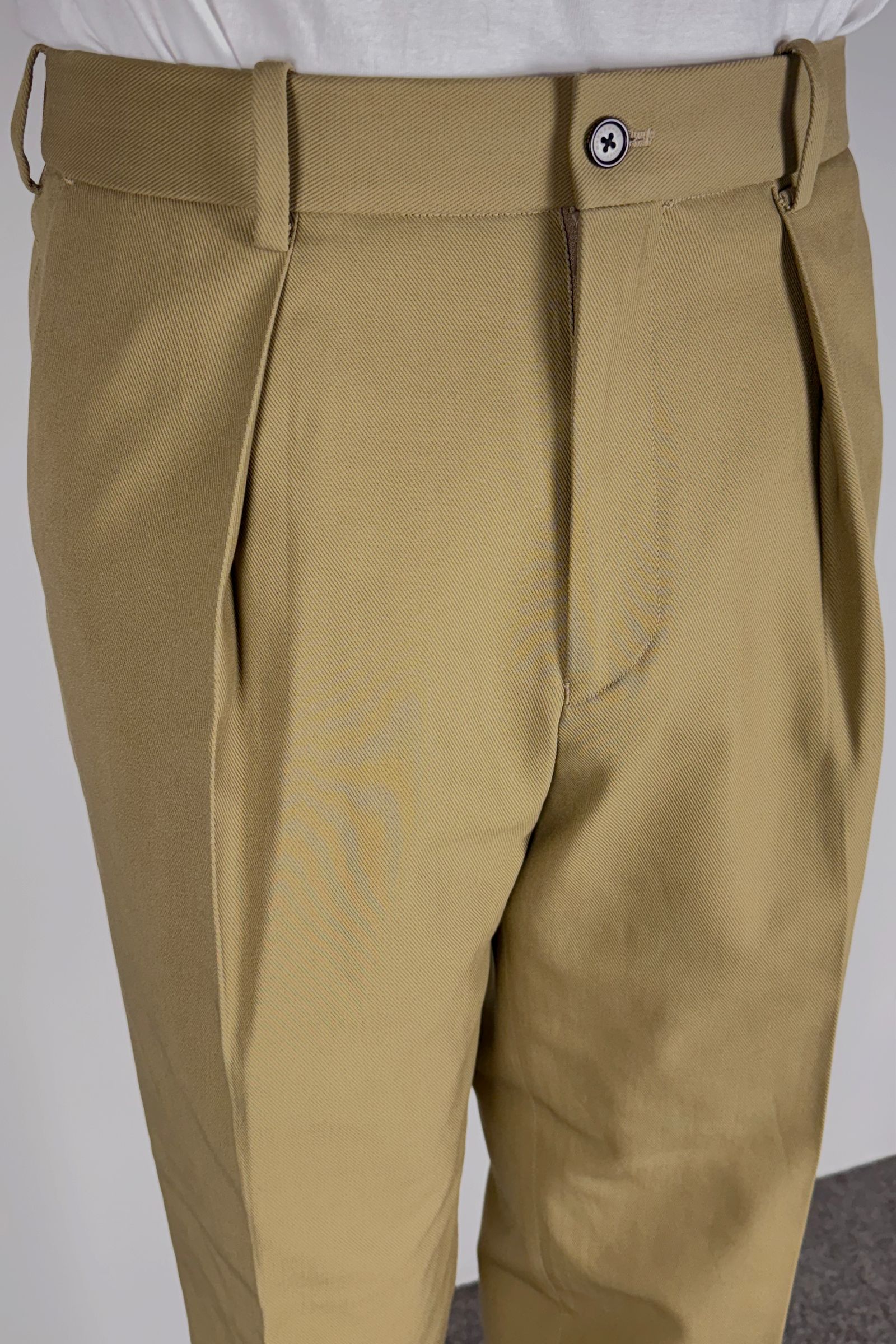 MARKAWARE - ORGANIC COTTON SURVIVAL CLOTH ONE TUCK TAPERED