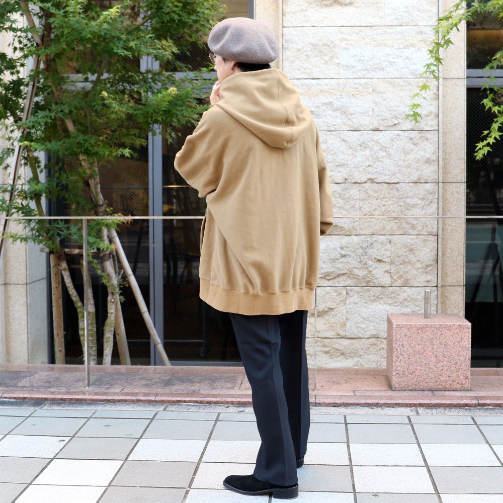 N.HOOLYWOOD 抜群の軽さと中綿にプリマロフトを封入した冬の心強い味方