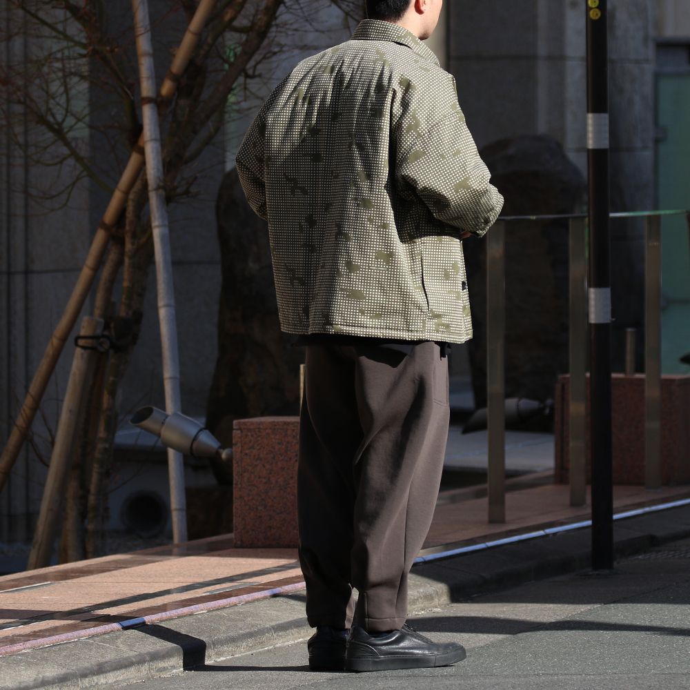 N.HOOLYWOOD REBEL FABRIC BY UNDERCOVER / CPO SHIRTを着用した