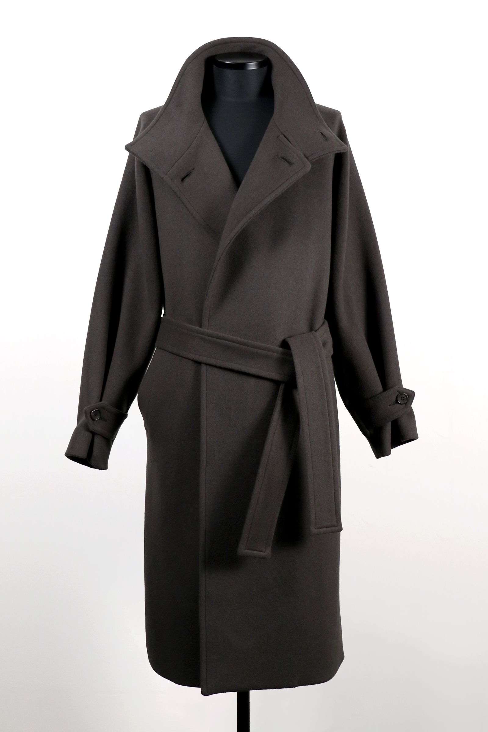 RAINMAKER - STAND COLLAR BELTED COAT / スタンド カラー ベルテッド