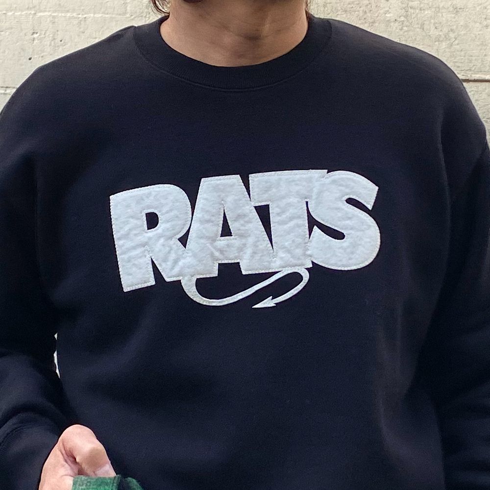 RATS - BOX LOGO SWEAT (BLACK) / ロゴ アップリケ スウェット