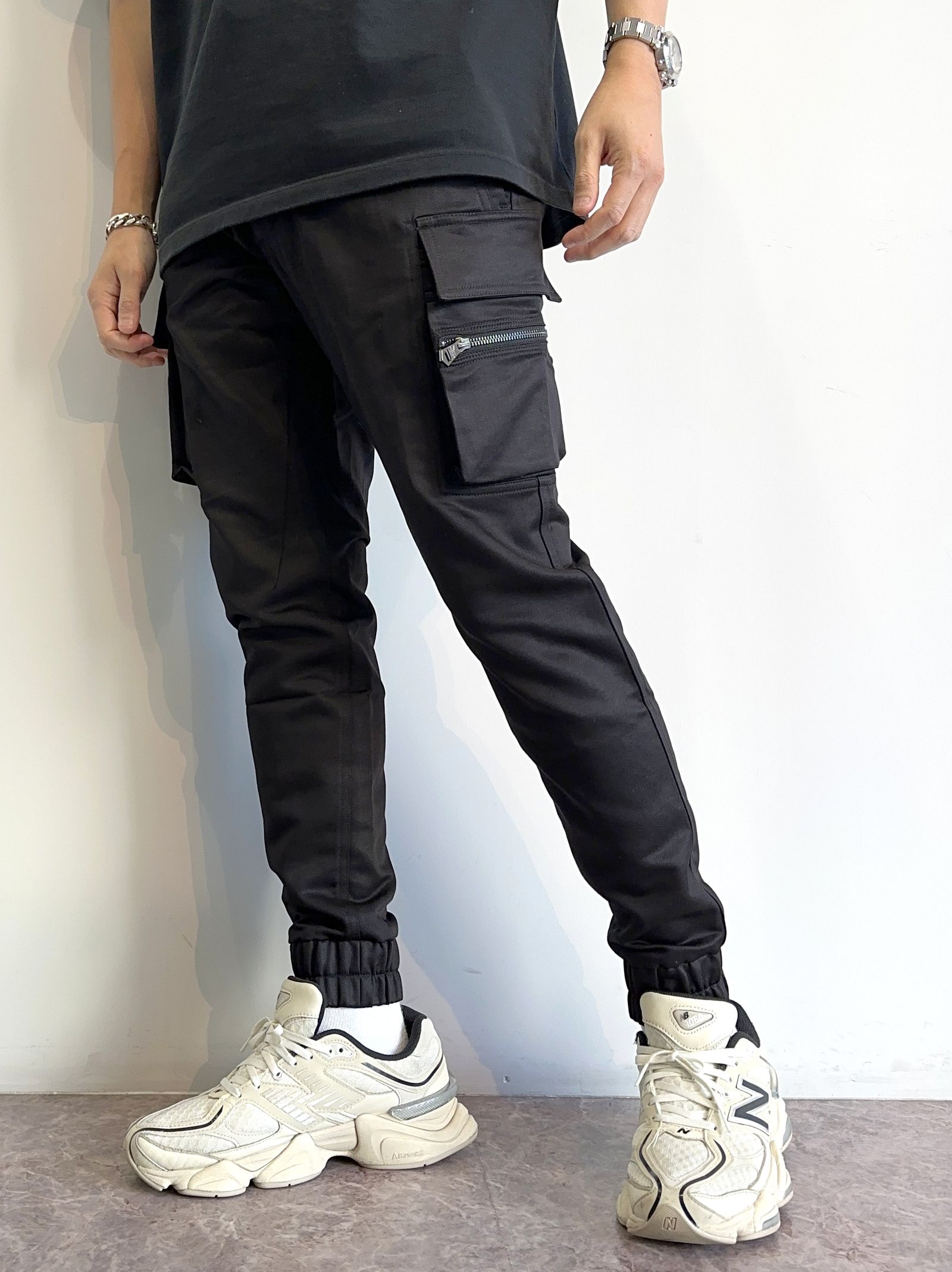 1PIU1UGUALE3 RELAX - フェイクレザースリムカーゴパンツ / usb-24119