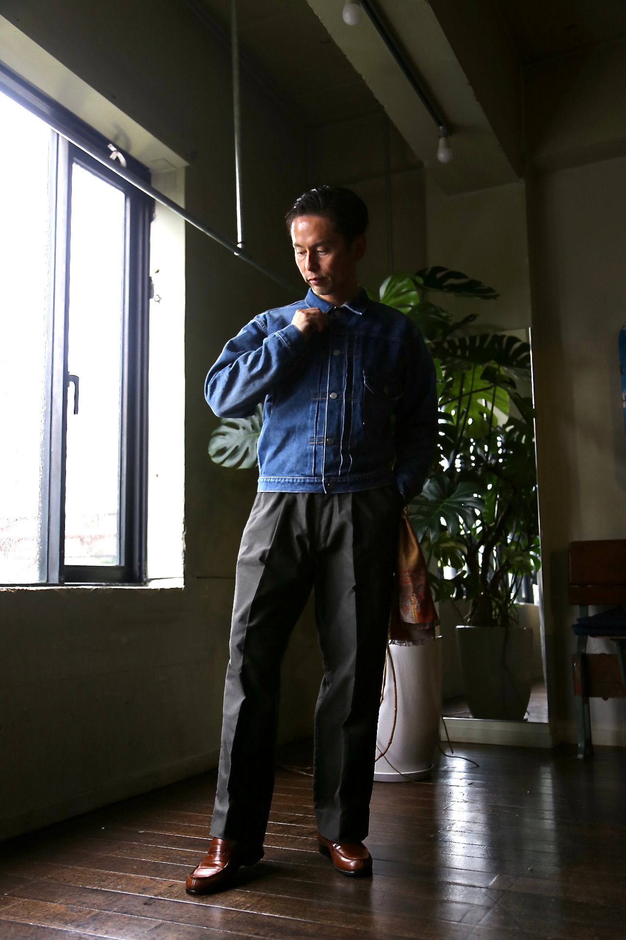 blurhms Broken Cloth Curve Front Slacks