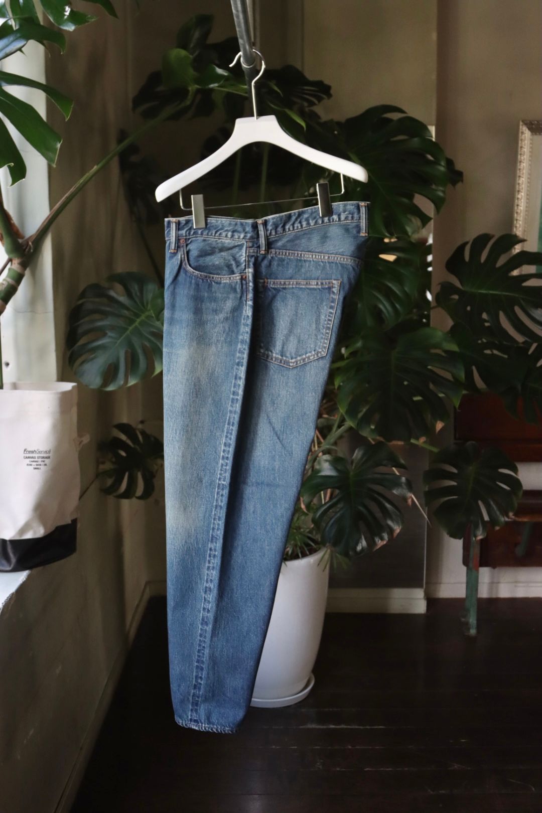 unmapped Washed out script jeans Mサイズ GUESS(ゲス) JAPAN 公式