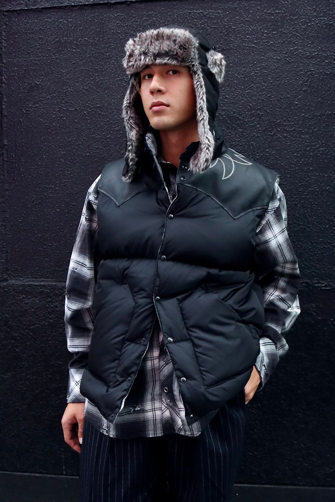 RAFU ラフ 23AW ダウンベスト RMFC DOWN VEST W/EMB'D BLACKスタイル