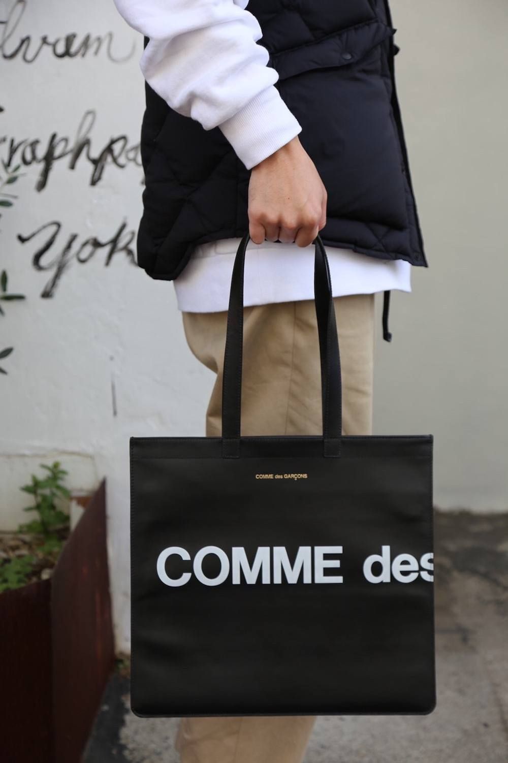 Wallet COMME des GARCONS Huge Logo 発売 | MARK