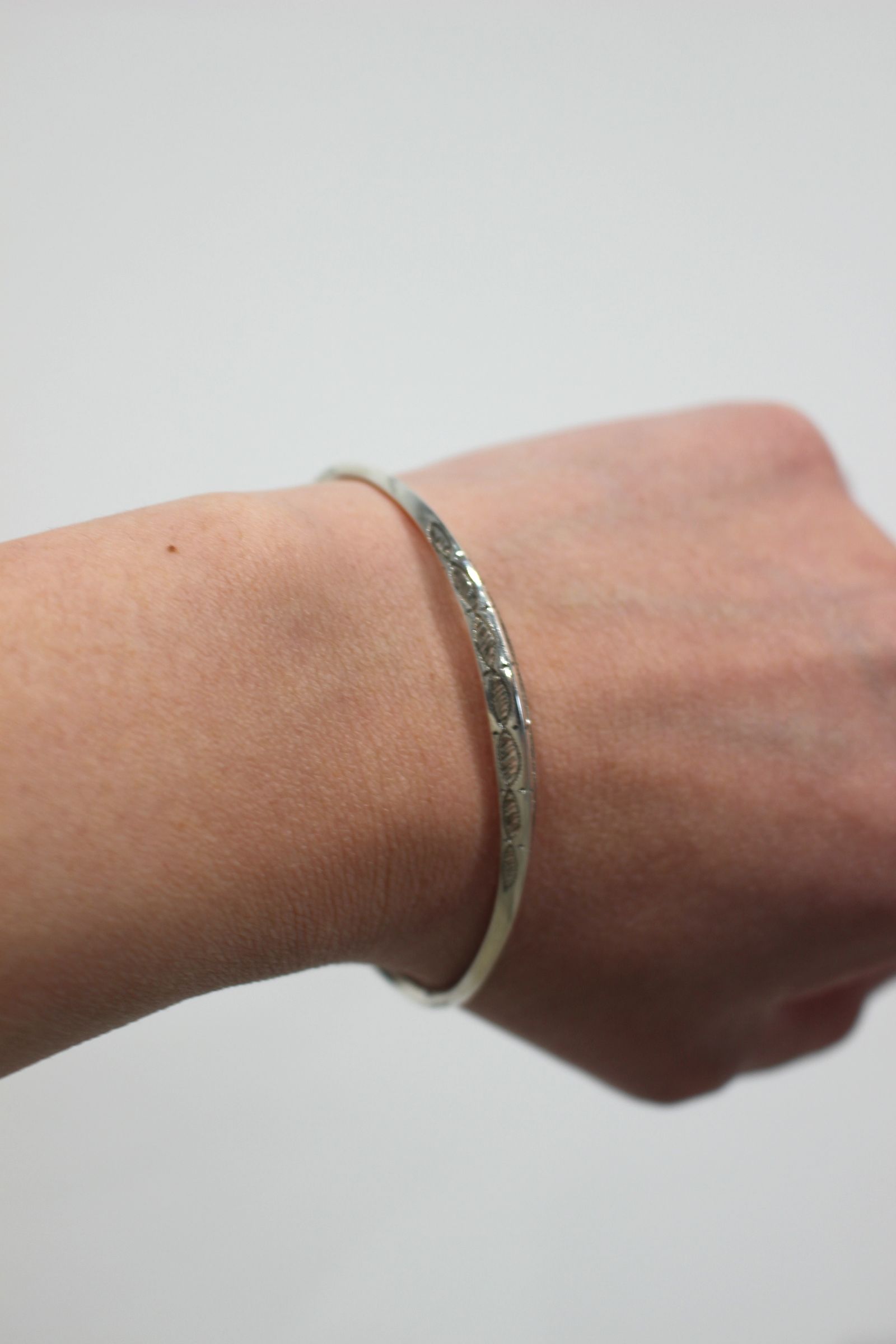 INTERIM - TOUAREG THIN SILVER BANGLE (type B)/トゥアレグシン
