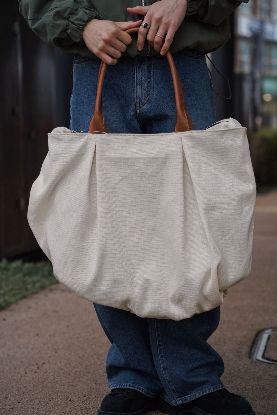OUAT - OFFICE TOTE（WHITE） | niki