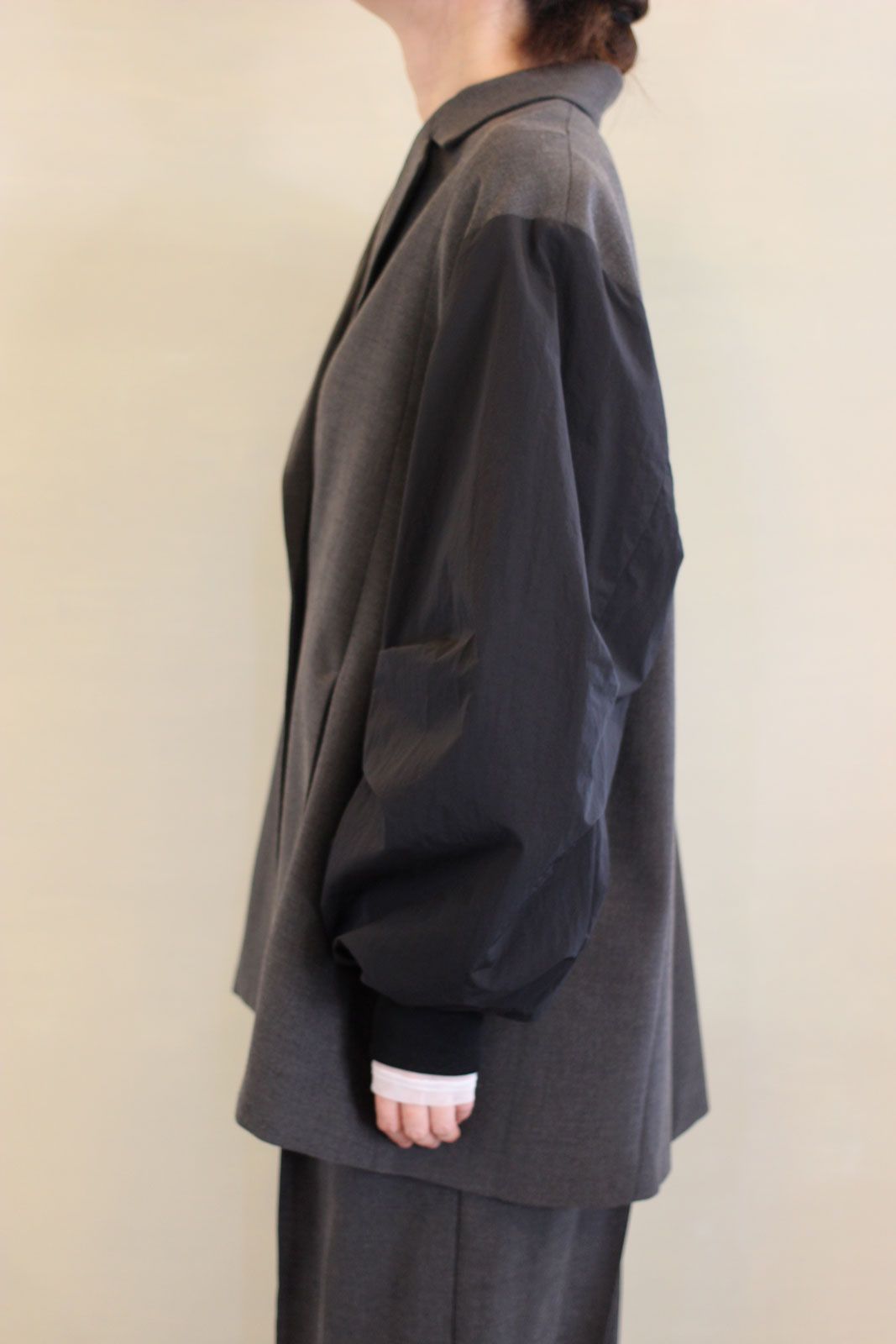 CHIGNON - 袖ドッキングフォルムジャケット チャコール | ravii ONLINE