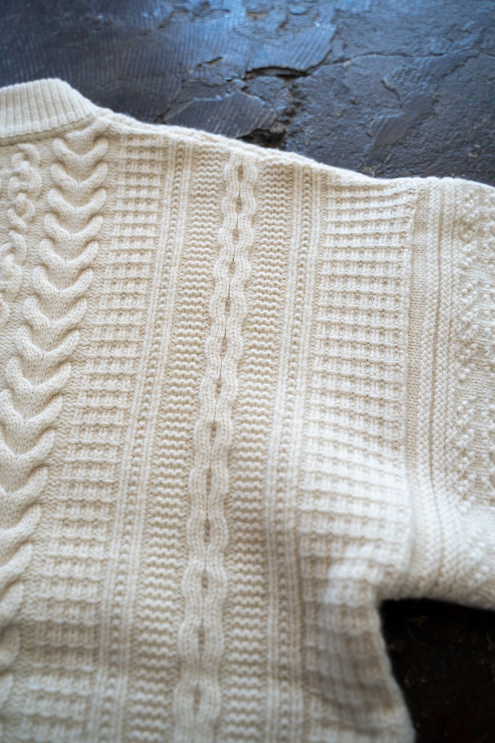 YASHIKI - 【ラスト1点】Kinshu High Neck Knit(WHITE) | Salty