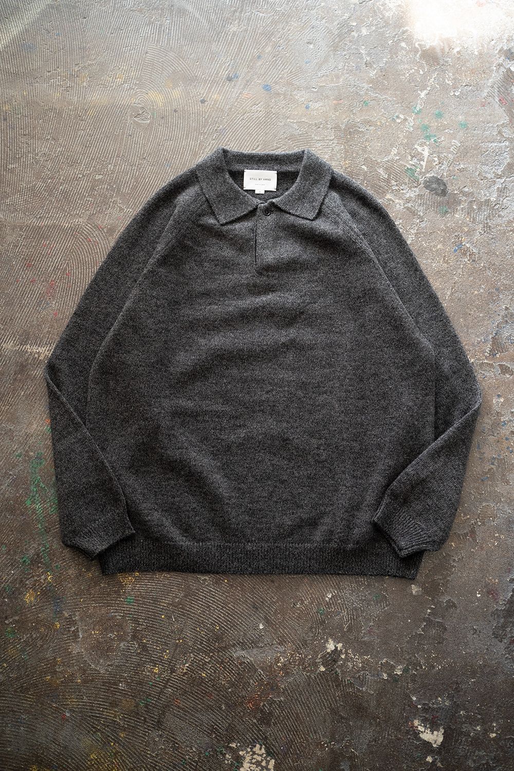 STILL BY HAND - 【ラスト1点】【24AW】7Gニットポロ(CHARCOAL) | Salty