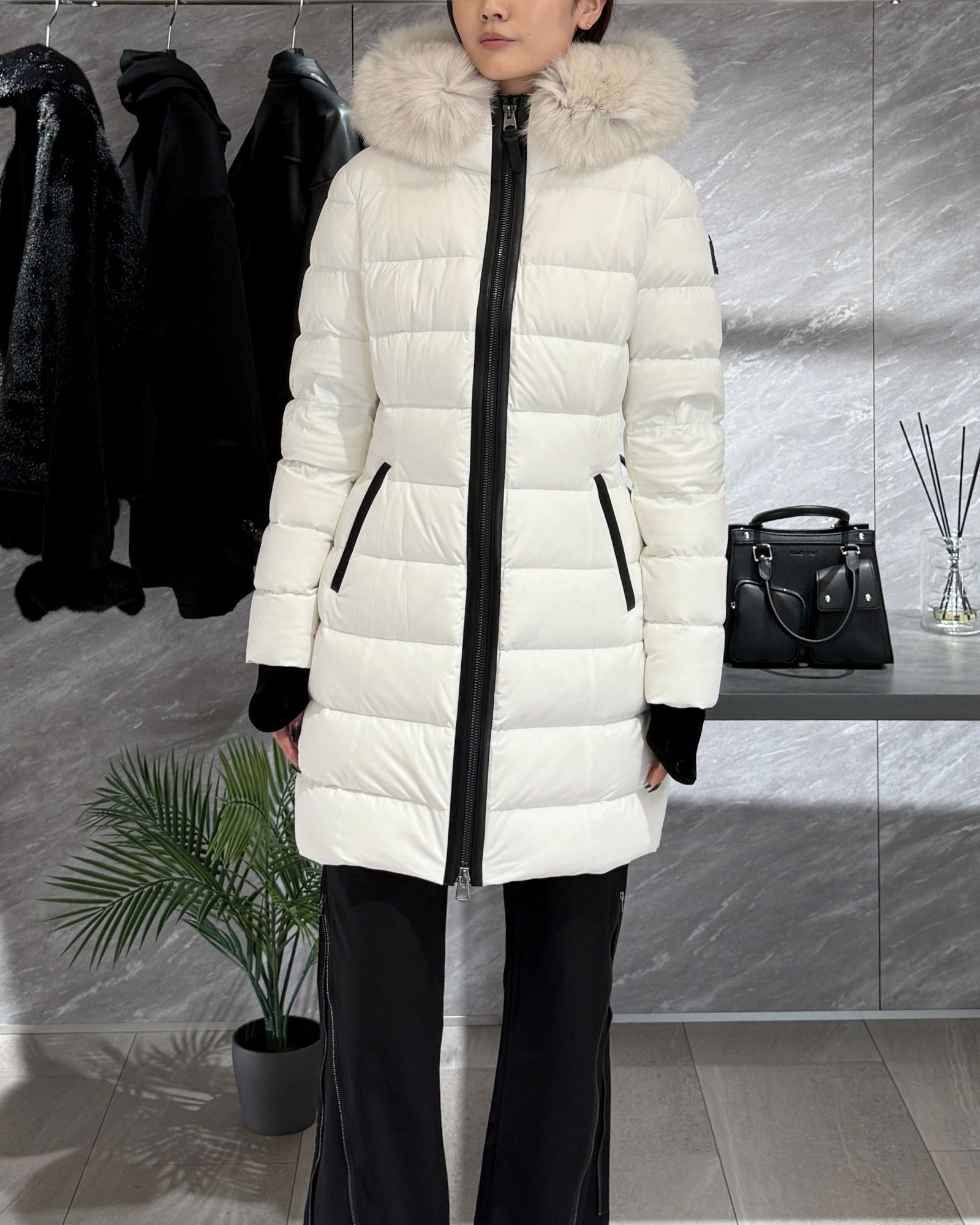 めりるか！MACKAGE CALLA-BX オフホワイト ダウンマッ CALLA-BX