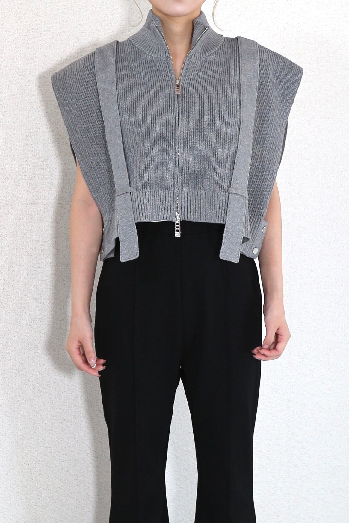 UN3D. - FRONT ZIP KT VEST / フロントジップニットベスト (グレー