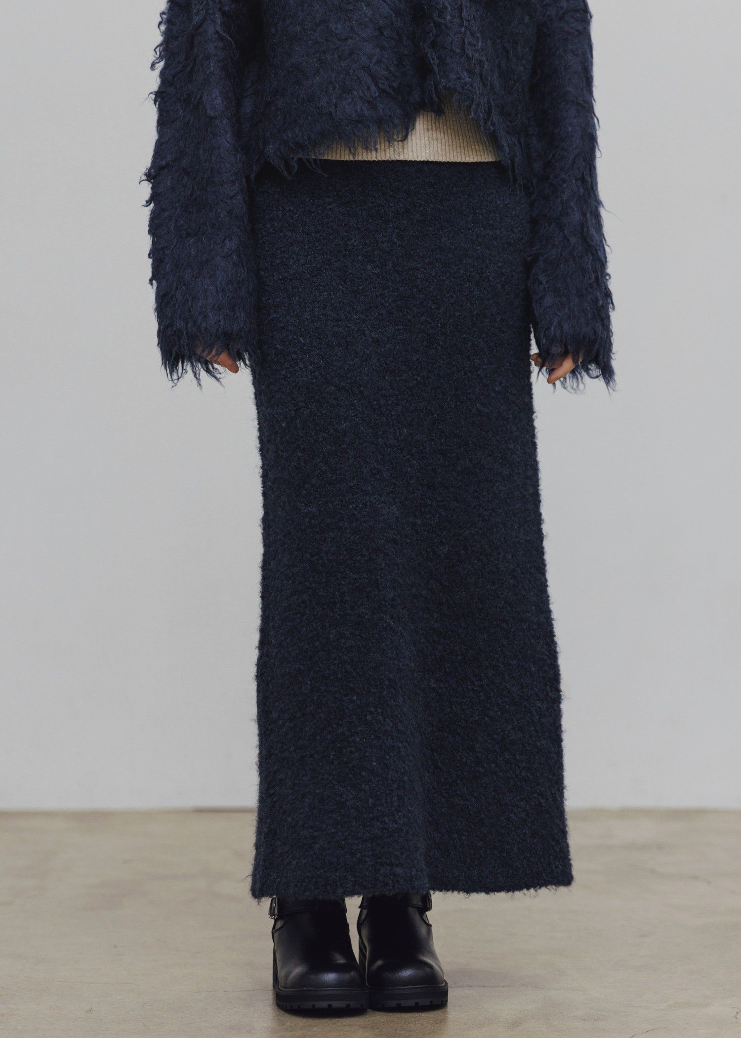 WILLFULLY - boucle pencil knit SK / ブークレ ペンシルニット