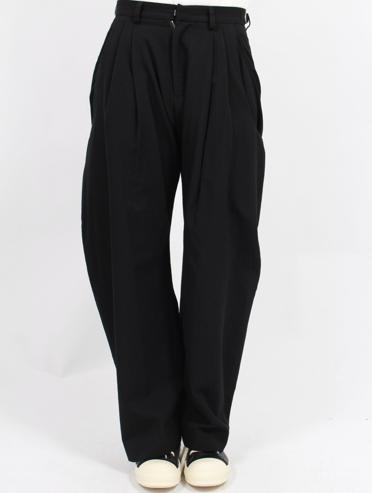 NVRFRGT - 【25SS】2タック カーブド レッグ トラウザー / 2TUCK