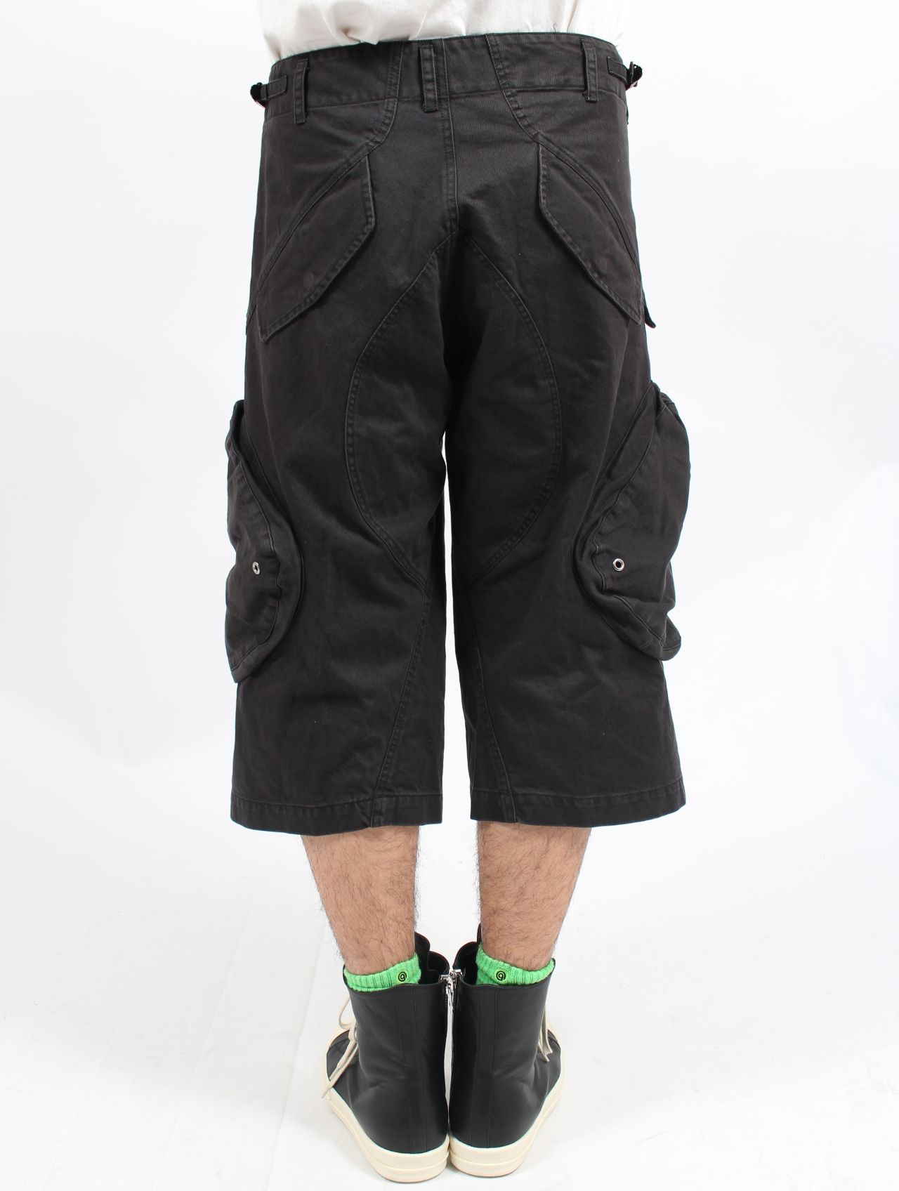 NVRFRGT - 【25SS】3D ツイステッド カーゴ ショーツ / 3D TWISTED