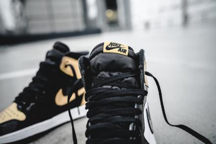 国内3月10日発売予定】 ナイキ エアジョーダン1 レトロ ハイ OG