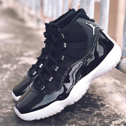 国内12月12日発売予定】ナイキ エアジョーダン 11 レトロ 