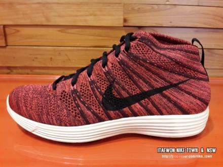 国内7月20日発売予定】 ナイキ ルナ フライニット チャッカ 全4色