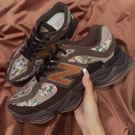 国内10月17日発売予定】アトモス ピンク × ニューバランス 9060