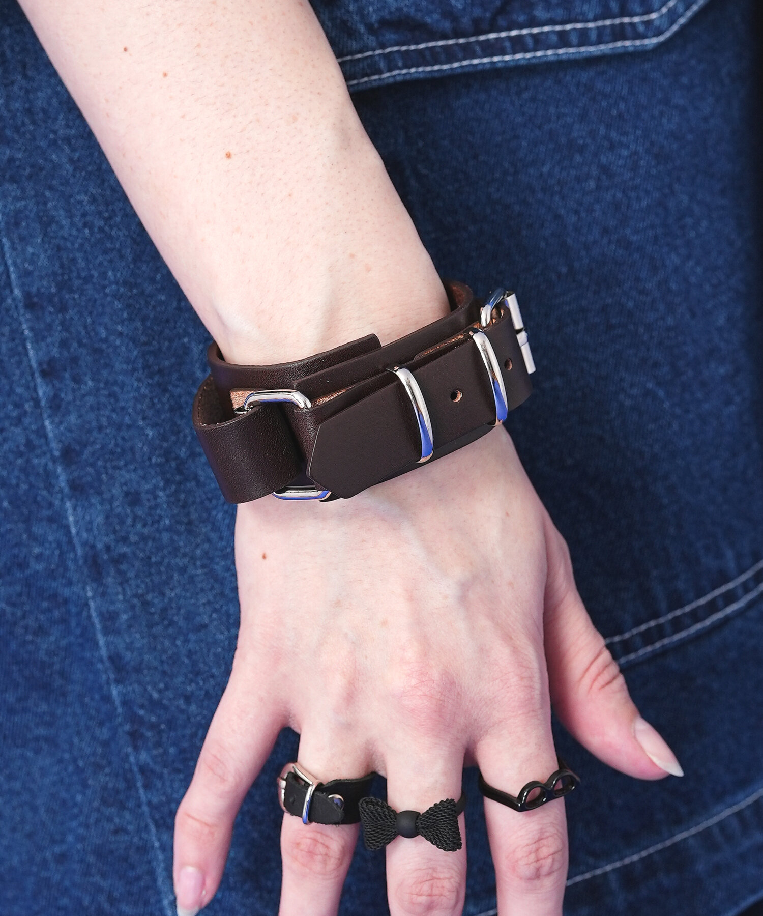 バックルベルトレザーワイドブレスレット / 革 バングル ankoROCK