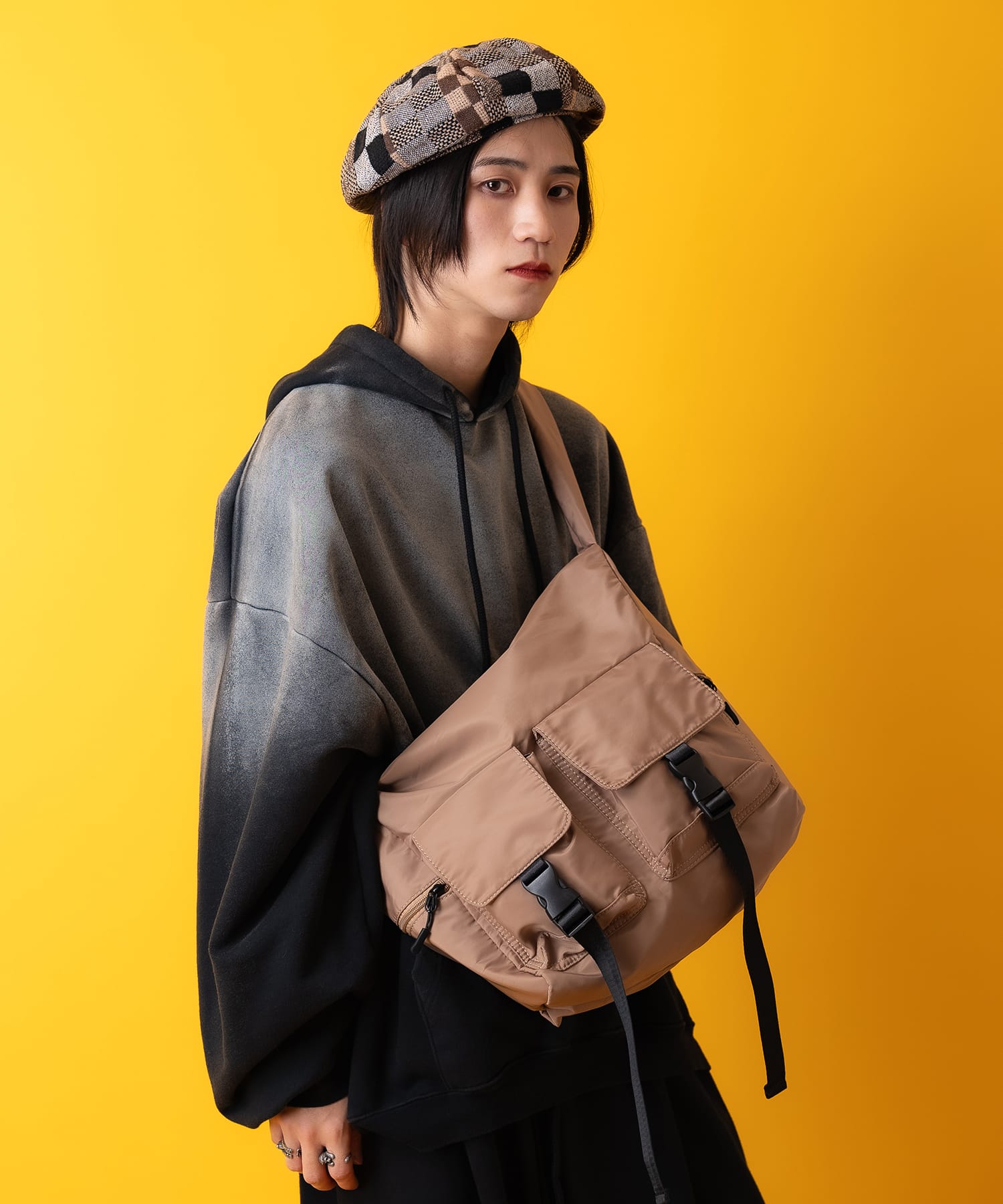 ダブルポケットミリタリーシャーリング変形ショルダーバッグ / メンズ