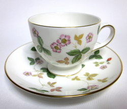 ウェッジウッド（Wedgwood）ワイルドストロベリー コーヒーカップ